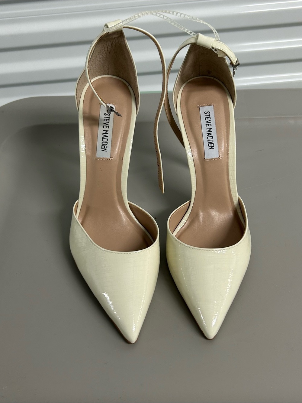 Steve Madden Cream Patent Pointed Toe Ankle Strap Heels